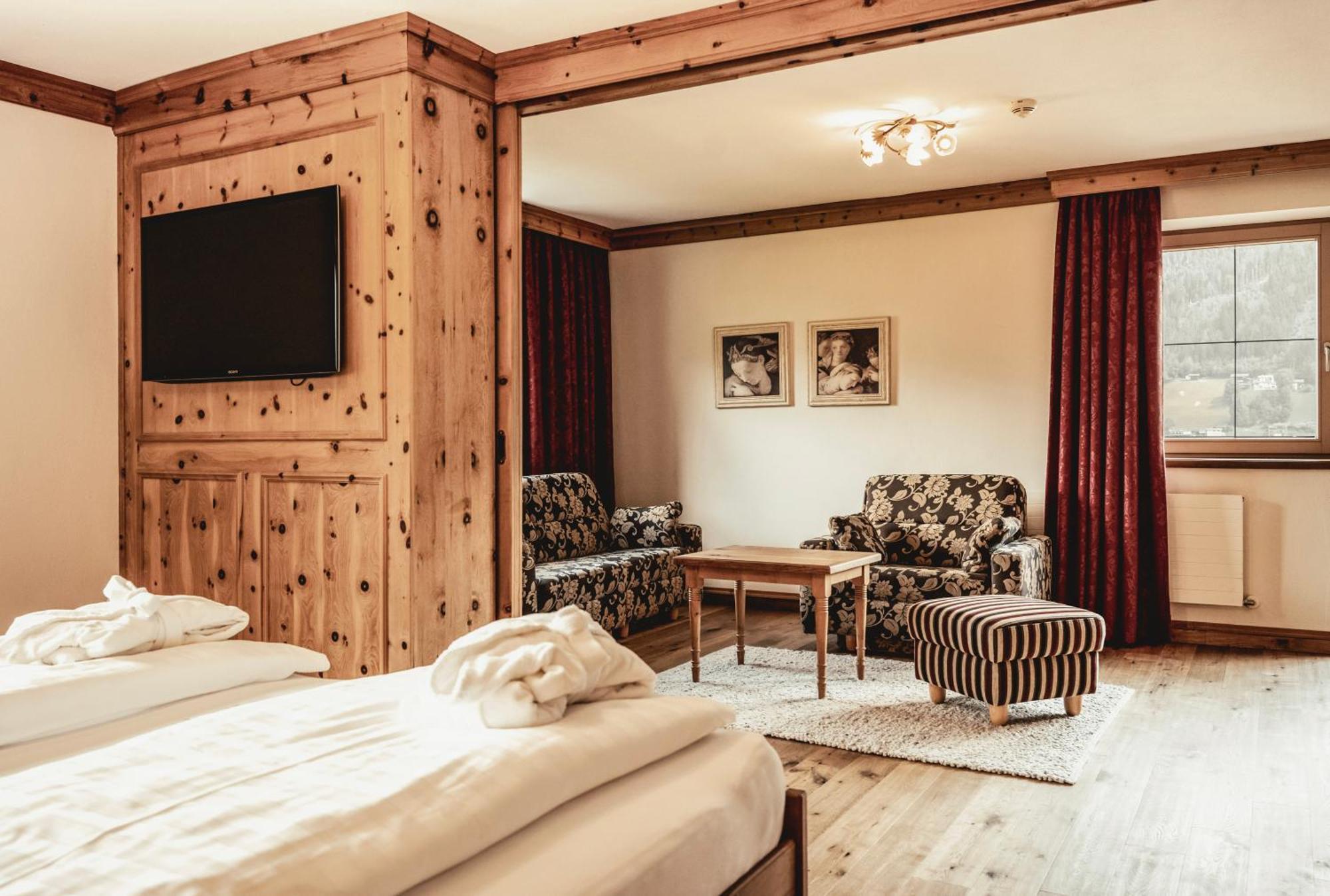 Held Hotel Fugen Bagian luar foto