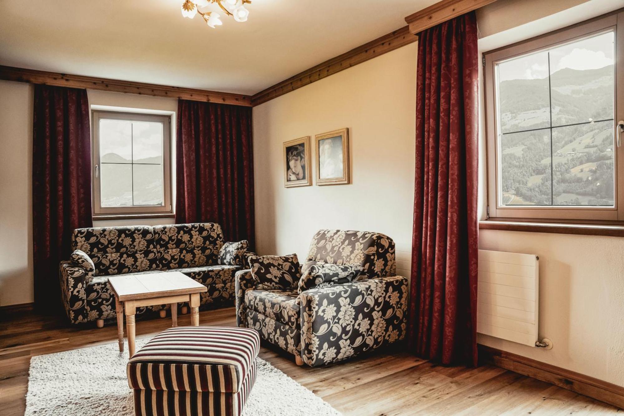 Held Hotel Fugen Bagian luar foto
