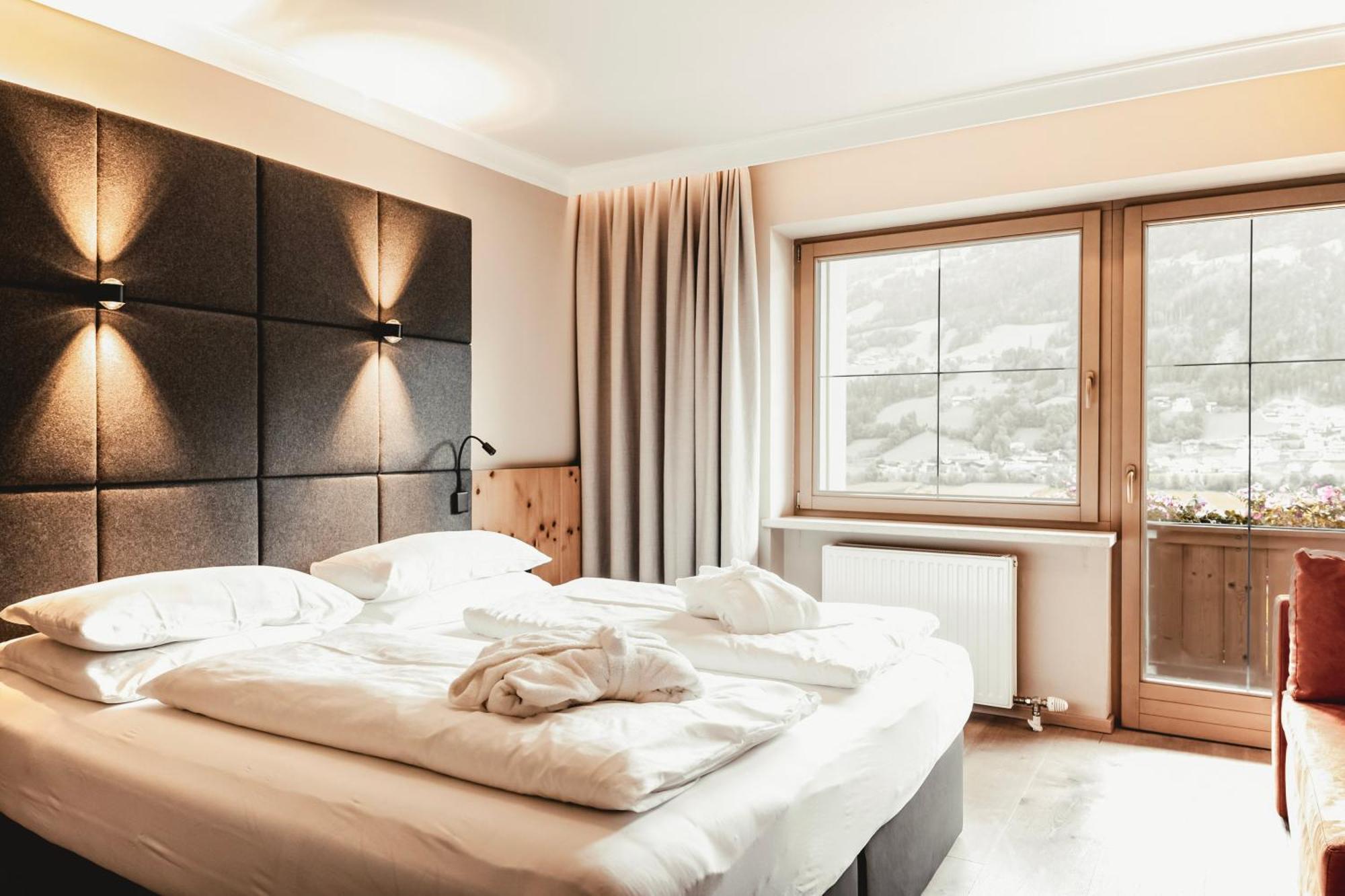 Held Hotel Fugen Bagian luar foto