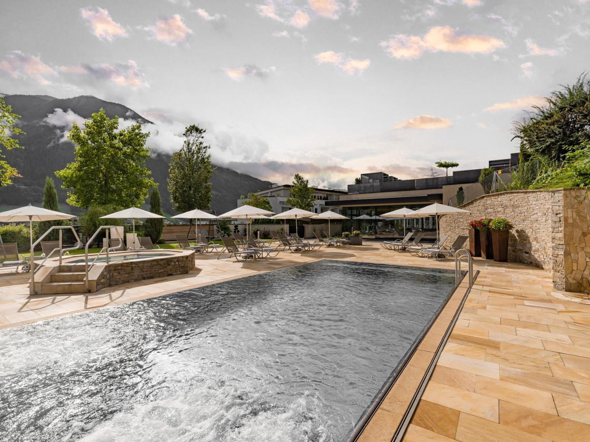 Held Hotel Fugen Bagian luar foto